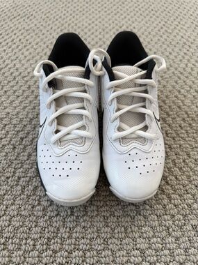 Nike Baseball Cleats Kids Size 2Y White Black Molded Cleats